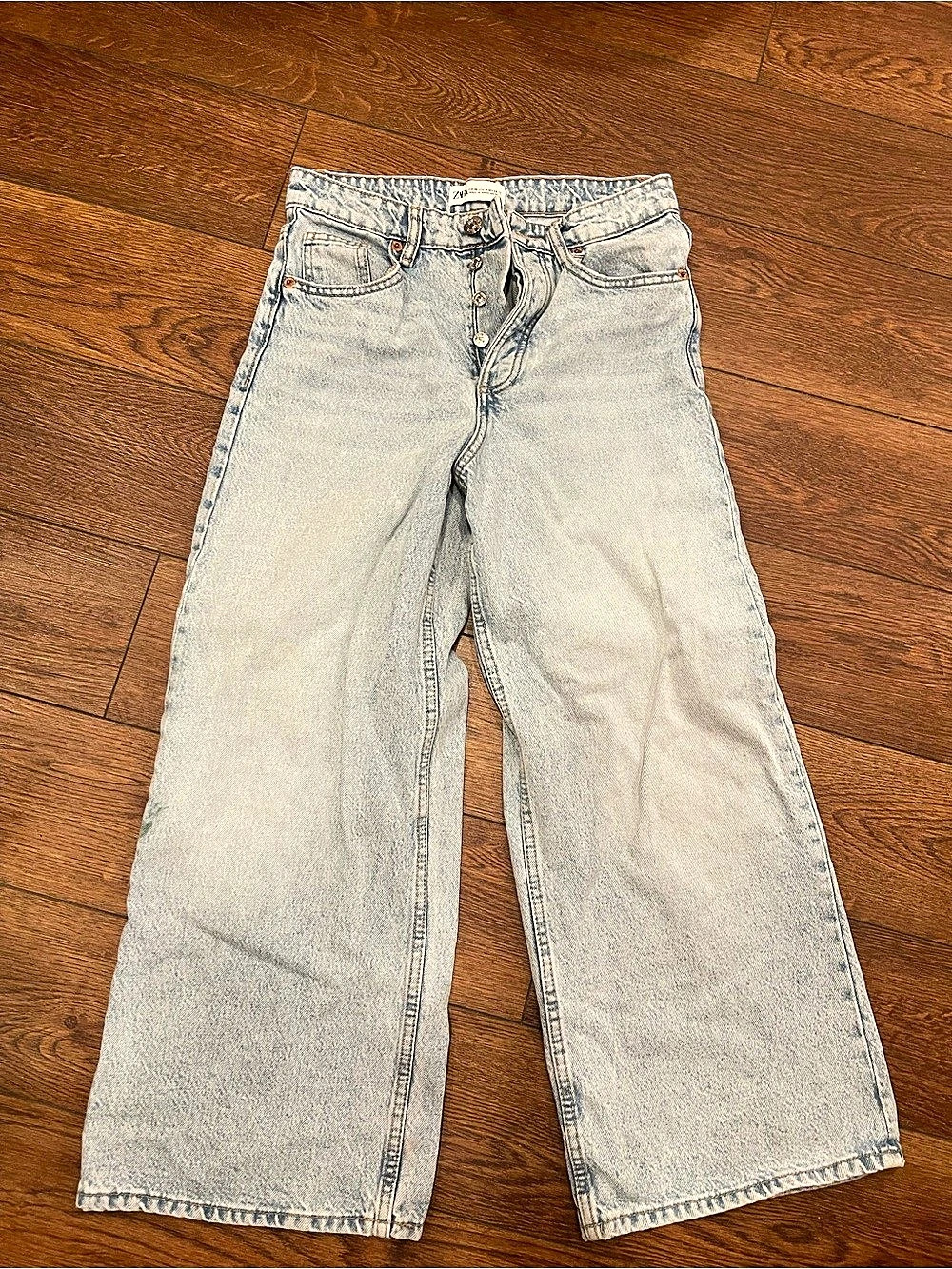 Zara Light Wash Wide Leg Button Fly Jeans Blue HAS A SPOT size 26